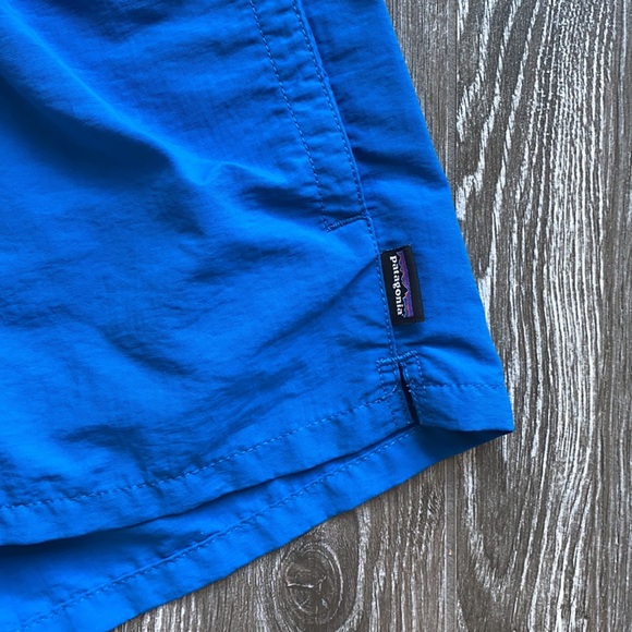 COPY - Patagonia barely baggies shorts - Picture 2 of 7